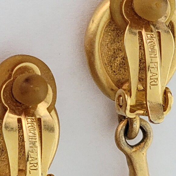 Signed Vintage Erwin Pearl Matte Gold-tone Long Teardrop Dangle Clip-on Earrings - Picture 6 of 7